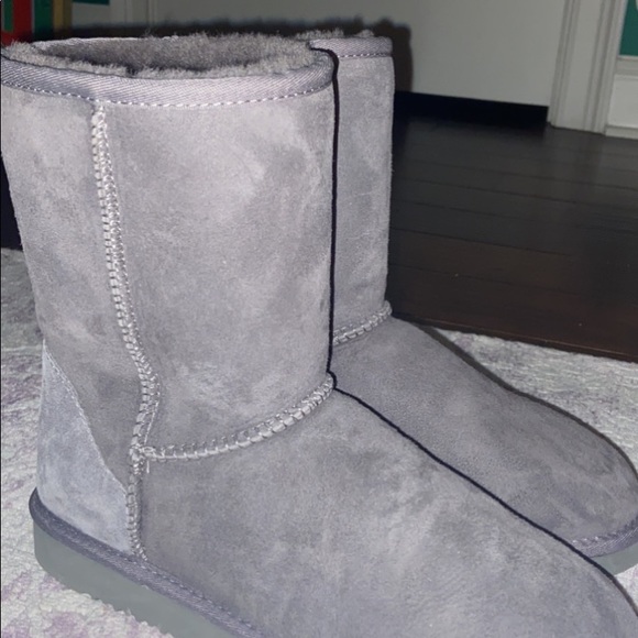 Fuzzy boots - Picture 2 of 3